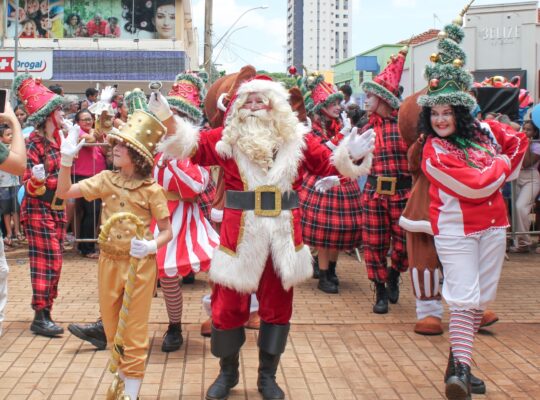 Papai noel na praça 21 de abril