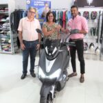 ACIS oficializa a entrega de mais uma moto elétrica 0 km; desta vez, pela promoção “Mês dos Pais”